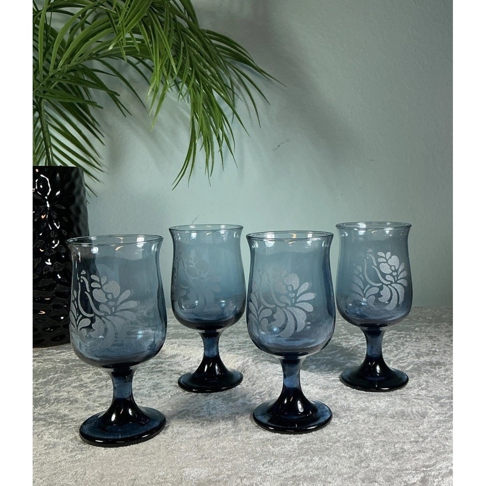 Vintage Four Yorktowne Pfaltzgraff Blue Etched Water Goblets Glasses Country